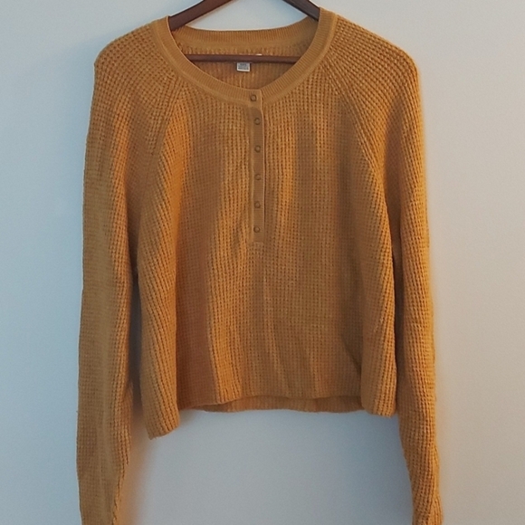 NWT American Eagle Mustard Ribbed Henley Sweater Size Medium - Picture 1 of 6